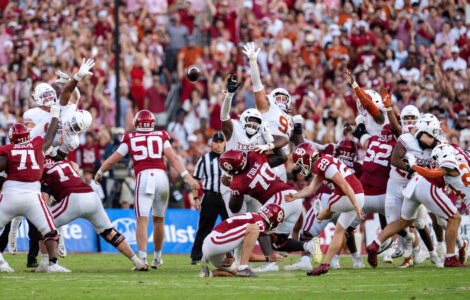 Oklahoma upsets No. 1 Texas on Tate Sandell's game-ending 47-yard field goal